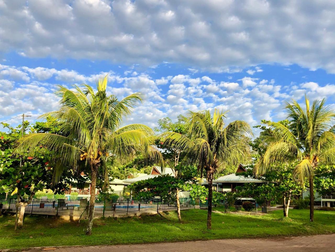Overbridge River Resort Paramaribo Esterno foto